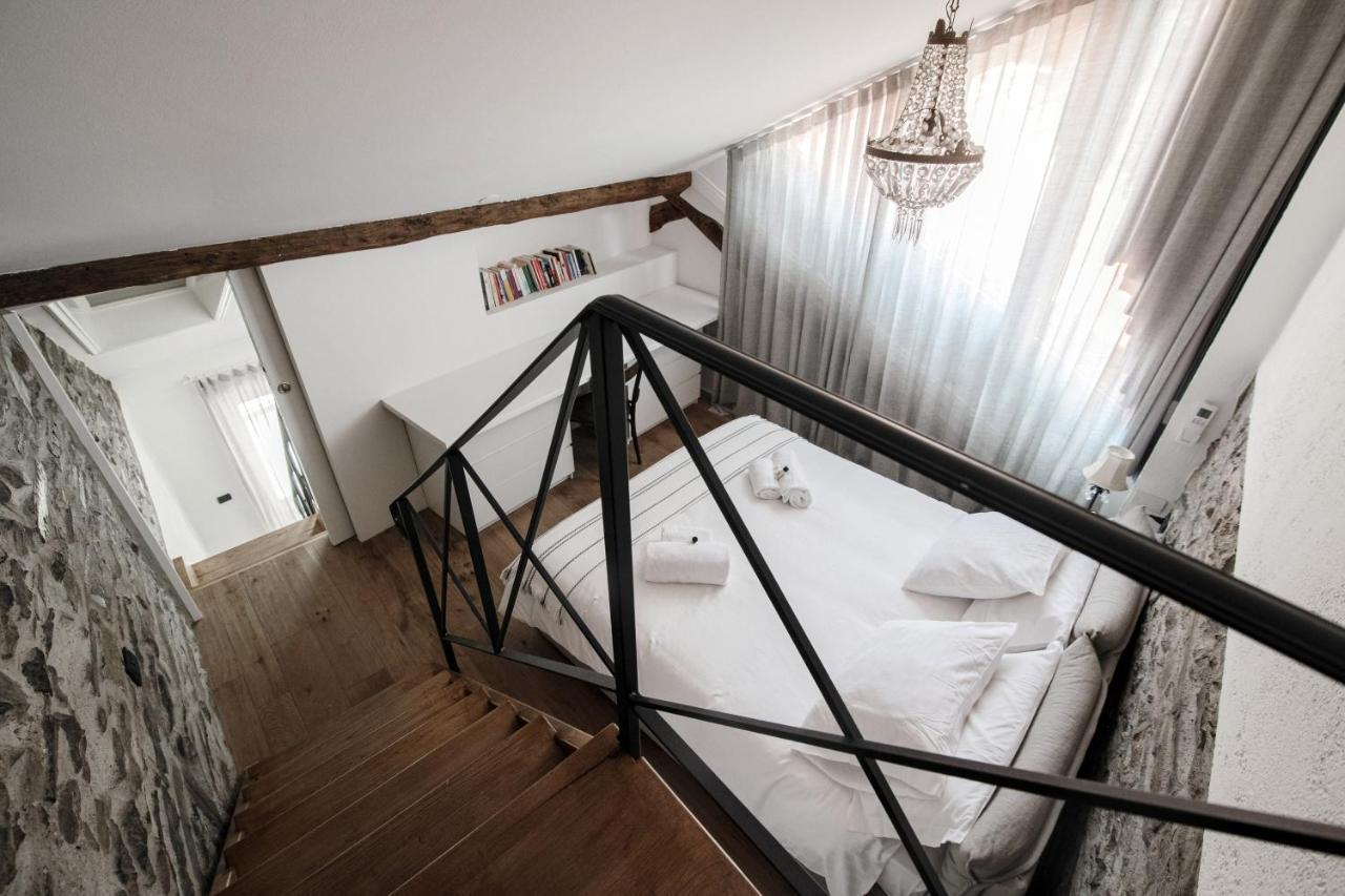 Apartment House Of Dreams *